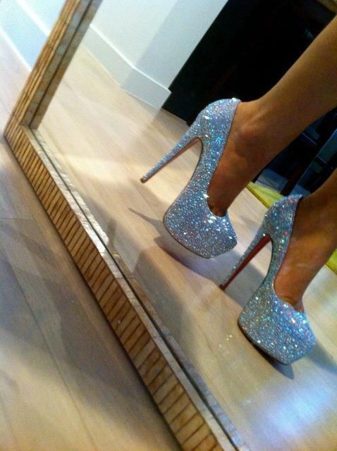 zapatos plateados