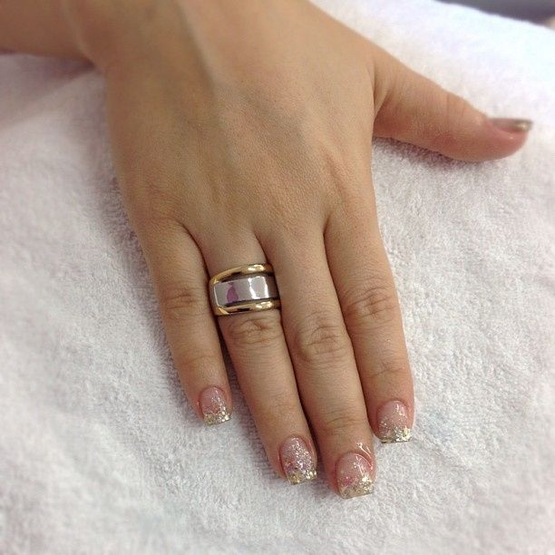uñass