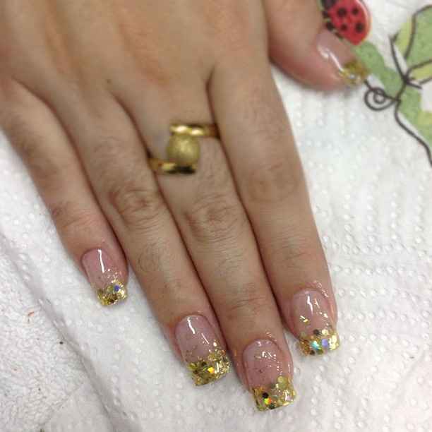 uñass