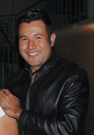 Presuman a su prometido!! - 1