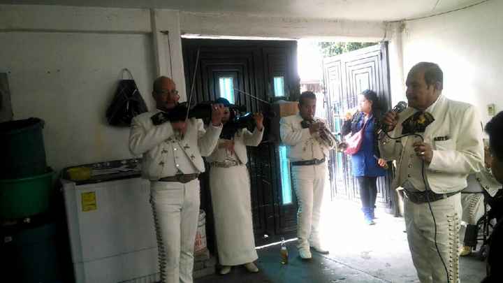 Mis duegros me trajerom mariachi - 3