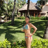 Liz en el jardin