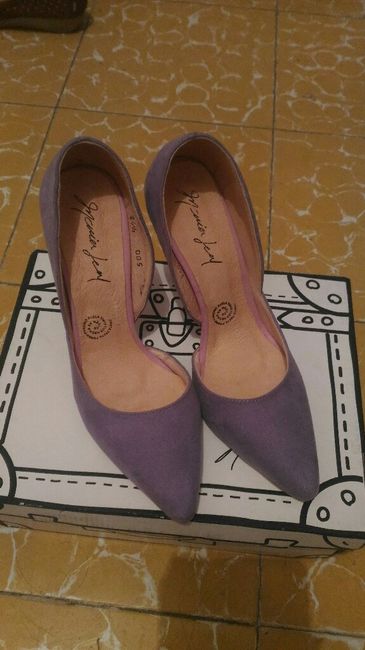 Zapatillas con toque de color - 1