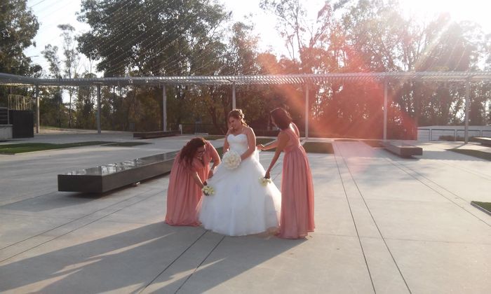 Chicas compartan su vestido de novia - 2