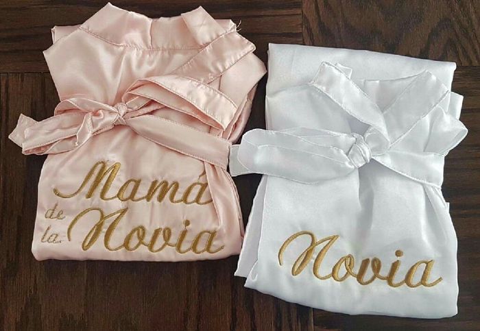 Batas para Novia, Mamá de Novia y Novio y Damas 7