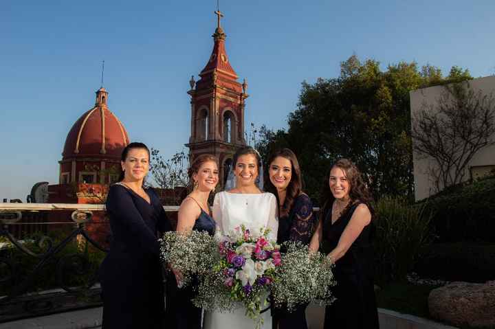 Muestren sus Damas de honor - 1