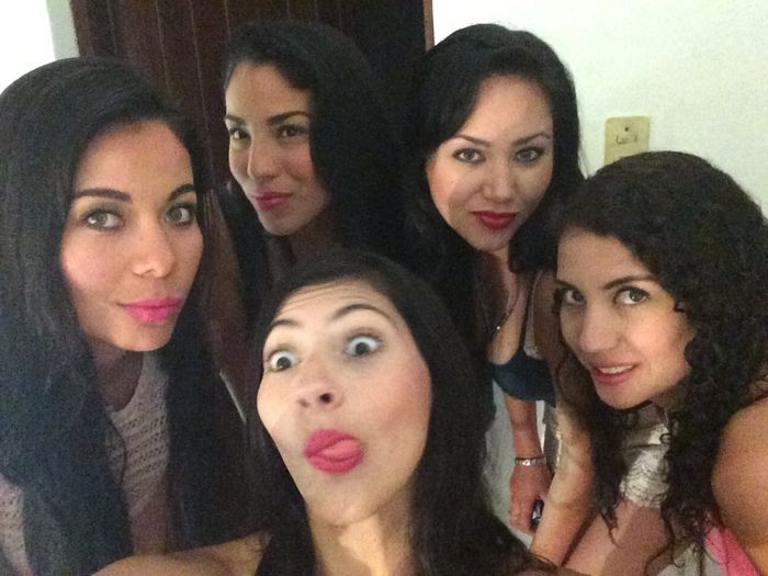 Con mis damas 