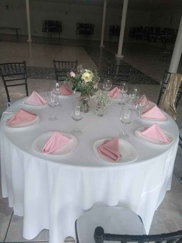 Mantel, servilleta y centro de mesa ¿como se ve mejor? - 1