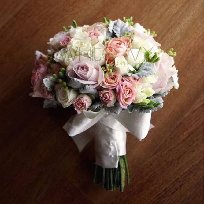 RAMO BLANCO CON ROSA