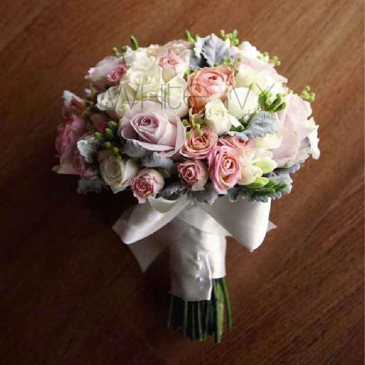 RAMO BLANCO CON ROSA