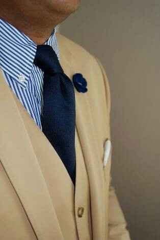 Combinaciones de colores en azul navy y nude - 16