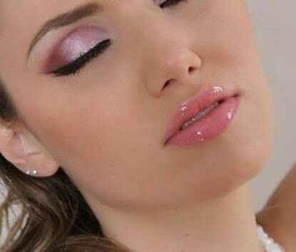 Uñas con color neutro - 4