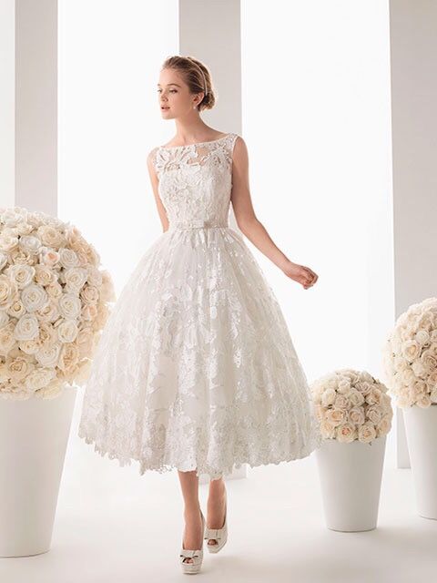 Vestido semi-corto - 1