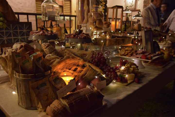 Mesa de postres o de carnes frías - 1