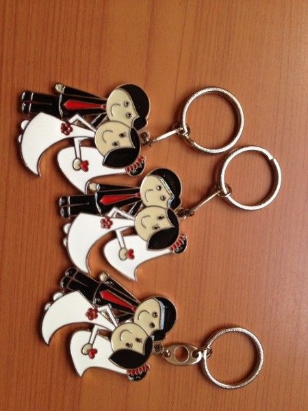 Llaveros de recuerdo y novios para el pastel - 2