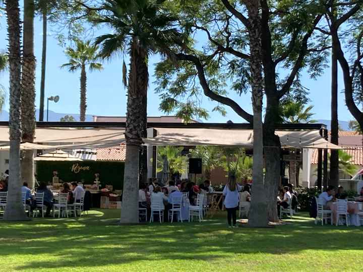 Fascinada con el jardín que reserve - 1