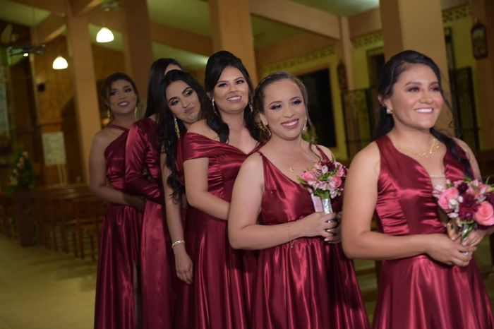 Cosas que no debes pedirle a tus damas de honor. 2