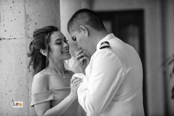 ¡3 fotos de NOVIOS EN UNIFORME: elegancia total! - 1