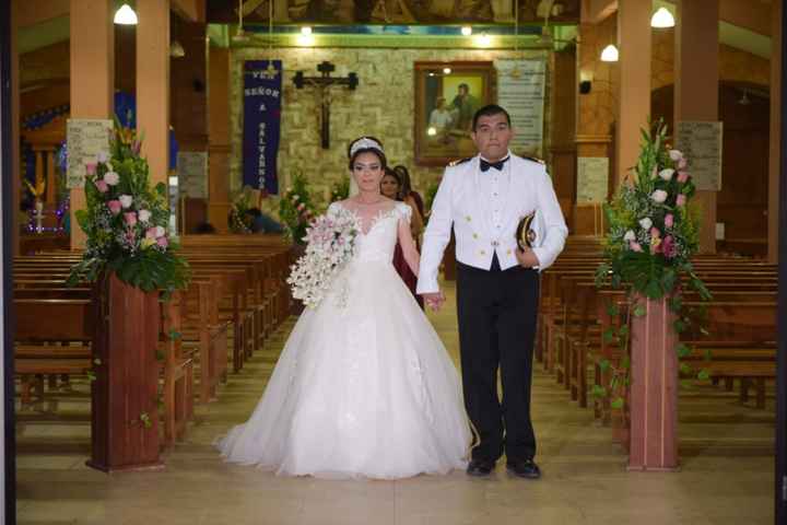 ¡3 fotos de NOVIOS EN UNIFORME: elegancia total! - 2