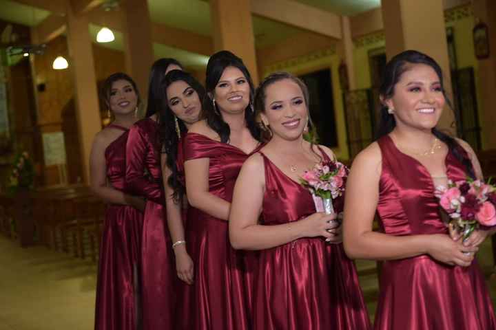 Cosas que no debes pedirle a tus damas de honor. - 2