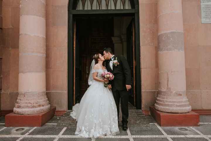 Felizmente casada - 1