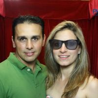 feliz en un evento de bodas