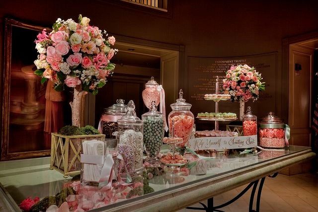 Mesa de dulces con decoración