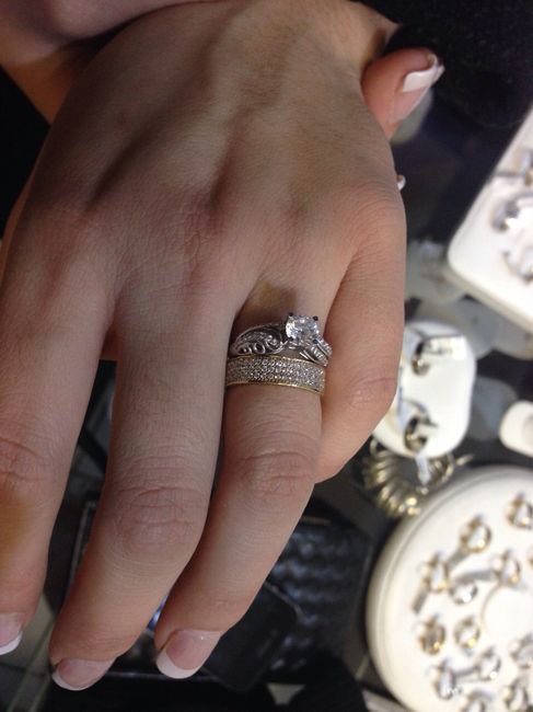 2. Argolla Dorada con diamantitos