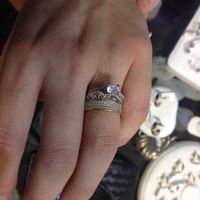 2. Argolla Dorada con diamantitos