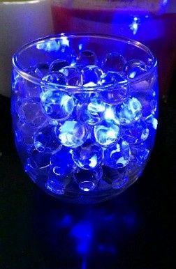 Bolas de gel para complementar tus centros de mesa tonos morados 9