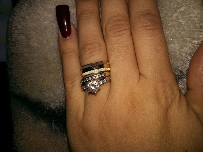 Presuman su anillo de bodas!! - 1