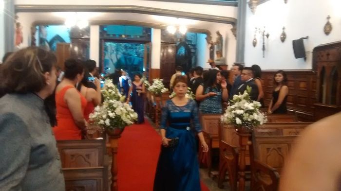 Entrando a la iglesia