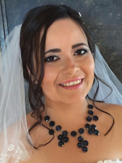 Peinado, velo y Collar