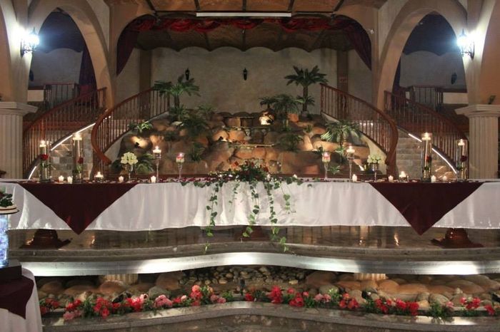 Mesa de Honor con cascada