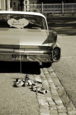 latas y letrero