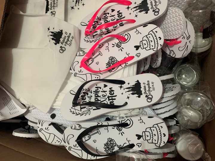 sandalias y costales