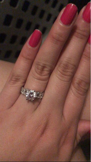 It’s official! Me dio el anillo 😍🥺❤️ 7