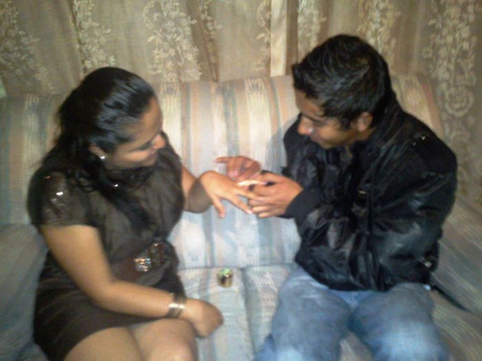 Poniendome el anillo