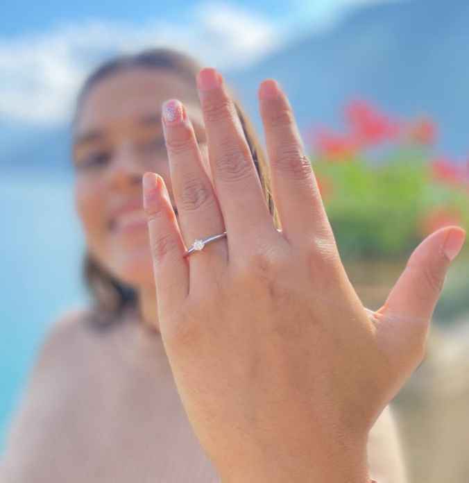 ¡Enséñanos el anillo de compromiso! 💍 - 1
