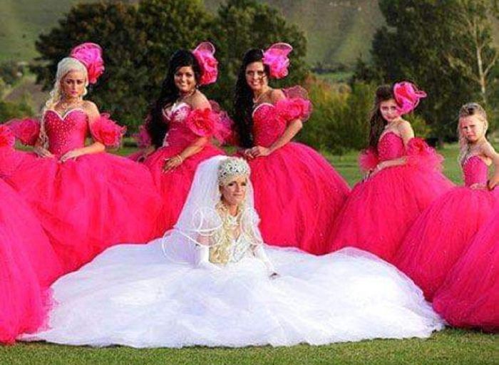 Vestidos de dama... de espanto. - 6