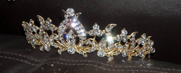 Tiaras doradas - 11
