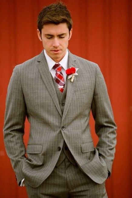 Rojo en el traje del novio - 5