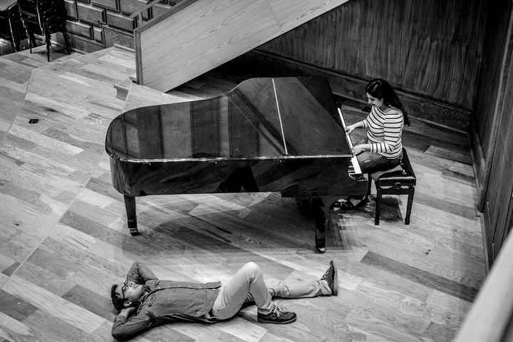 Nop, yo no toco el piano jejeje es solo para la foto