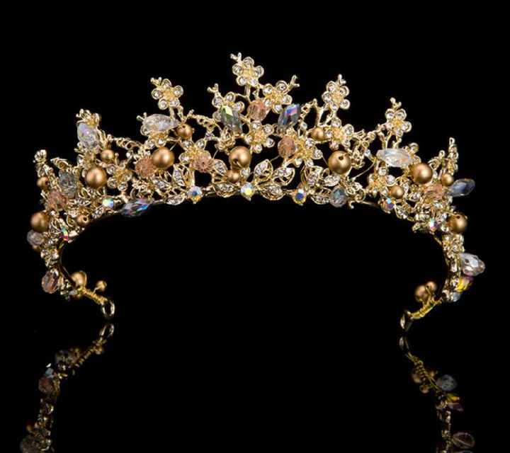Tiaras doradas - 15