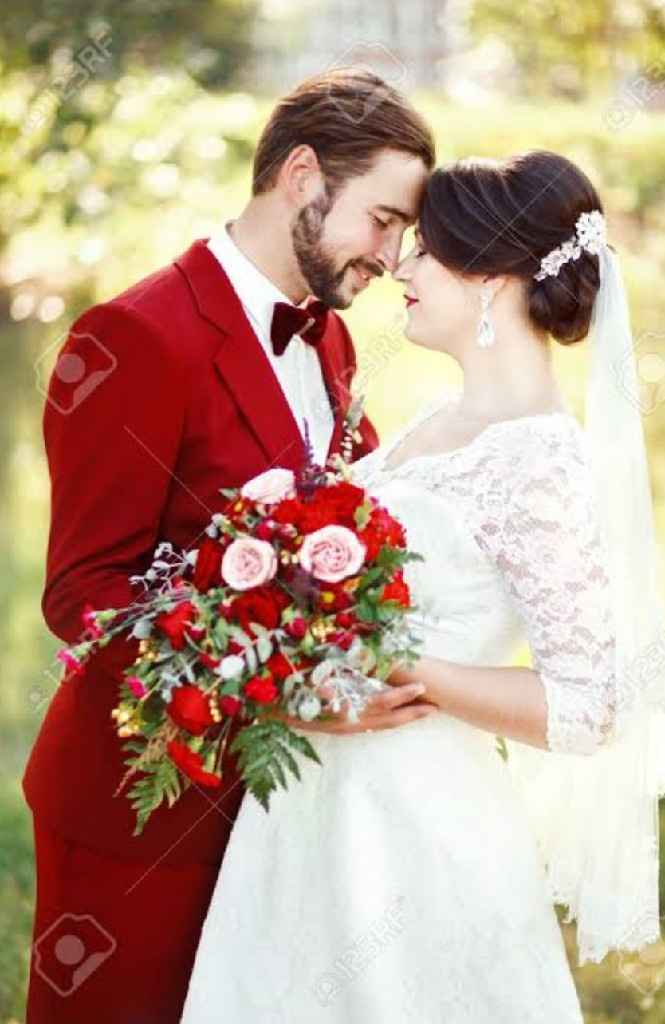 Rojo en el traje del novio - 12