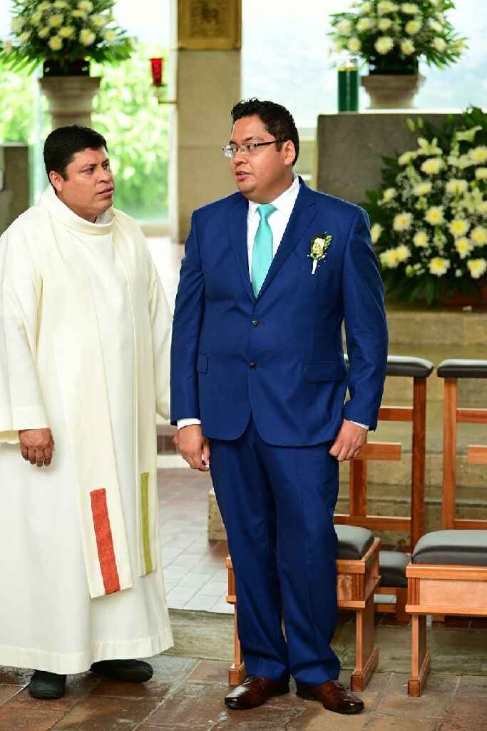 De que color puede ser el traje del novio? - 4