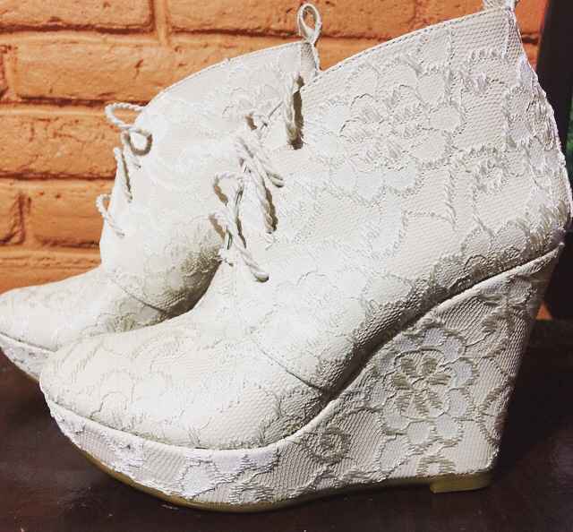  Como fueron o son sus zapatillas de boda 👰🏻 😍 - 2
