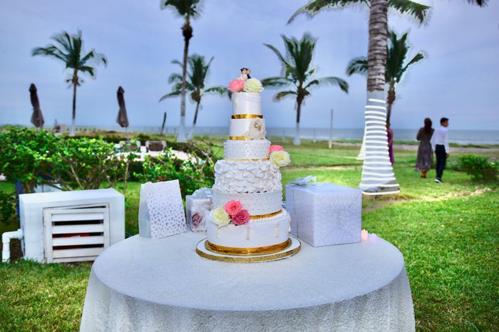 Nuestro 🍰 pastel de bodas 💕 - 2