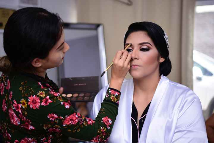 Getting ready 👰🏻💄✨ - 2