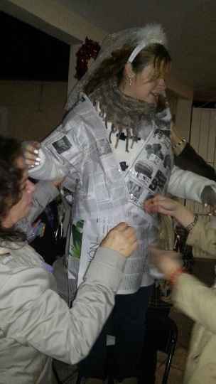 Vistiendo a la novia 